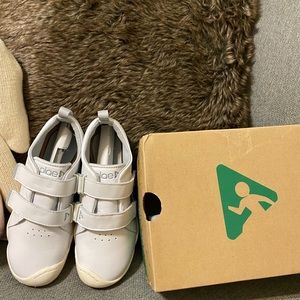 Plae shoes for kids. New. Never worn.